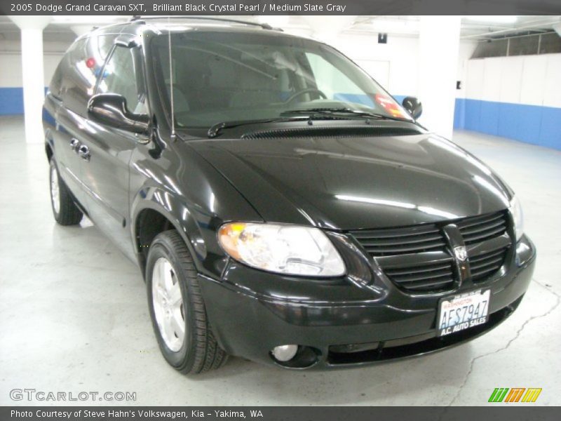 Brilliant Black Crystal Pearl / Medium Slate Gray 2005 Dodge Grand Caravan SXT