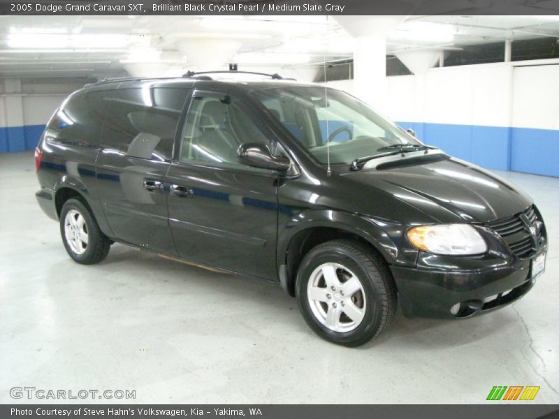 Brilliant Black Crystal Pearl / Medium Slate Gray 2005 Dodge Grand Caravan SXT