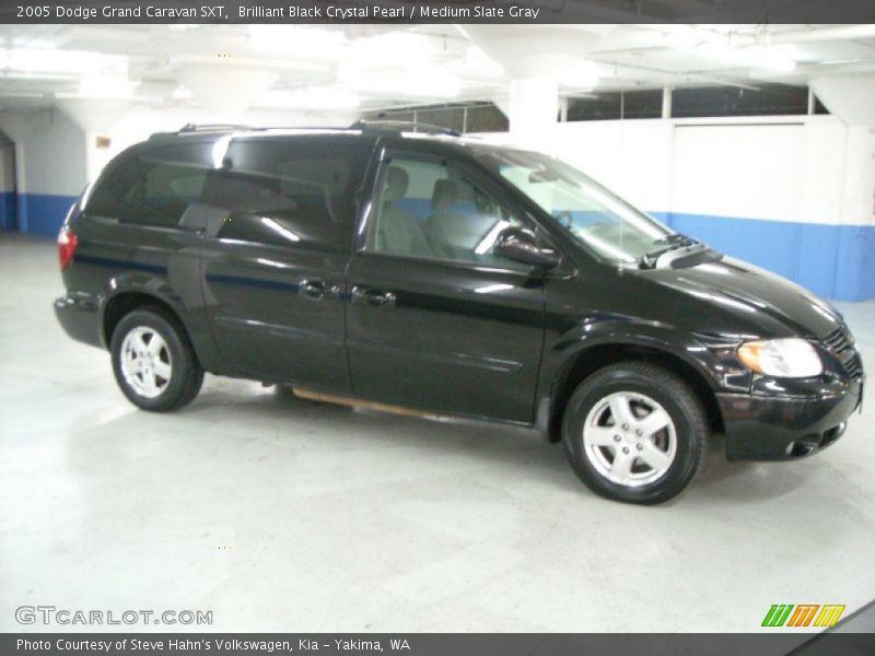 Brilliant Black Crystal Pearl / Medium Slate Gray 2005 Dodge Grand Caravan SXT