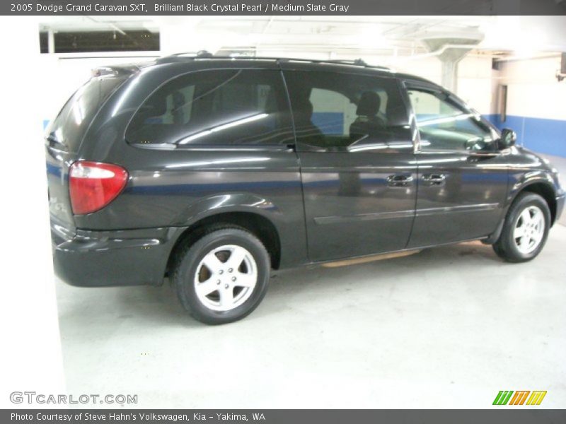 Brilliant Black Crystal Pearl / Medium Slate Gray 2005 Dodge Grand Caravan SXT