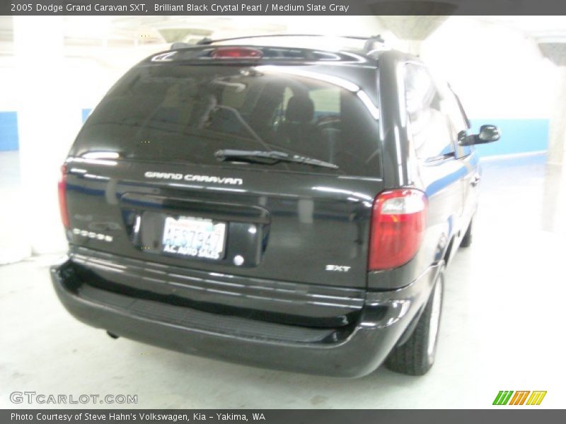 Brilliant Black Crystal Pearl / Medium Slate Gray 2005 Dodge Grand Caravan SXT