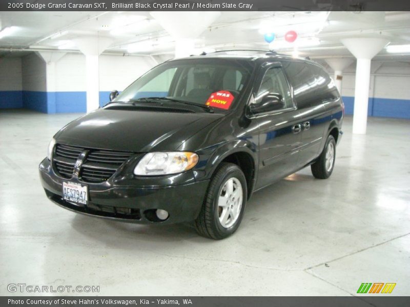 Brilliant Black Crystal Pearl / Medium Slate Gray 2005 Dodge Grand Caravan SXT