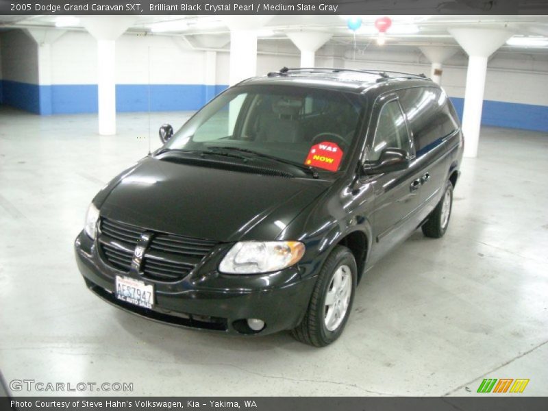 Brilliant Black Crystal Pearl / Medium Slate Gray 2005 Dodge Grand Caravan SXT