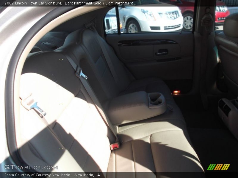 Light Parchment Gold / Light Parchment 2002 Lincoln Town Car Signature