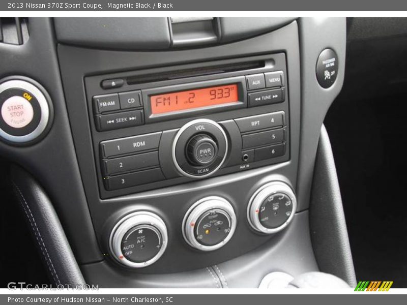 Audio System of 2013 370Z Sport Coupe