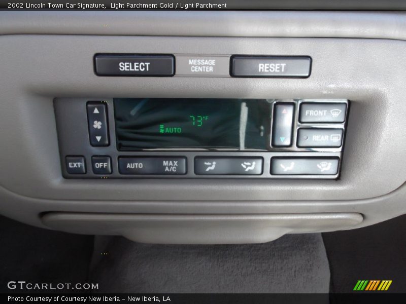 Light Parchment Gold / Light Parchment 2002 Lincoln Town Car Signature