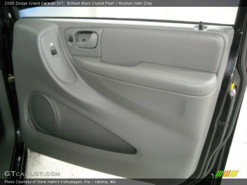 Brilliant Black Crystal Pearl / Medium Slate Gray 2005 Dodge Grand Caravan SXT