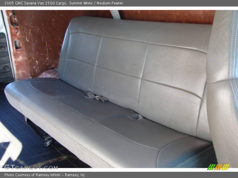 Summit White / Medium Pewter 2005 GMC Savana Van 2500 Cargo