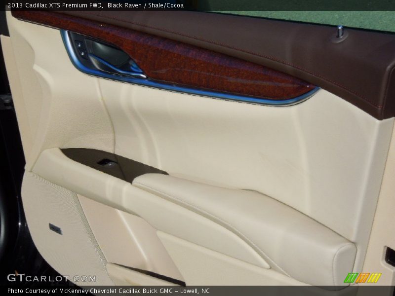 Black Raven / Shale/Cocoa 2013 Cadillac XTS Premium FWD