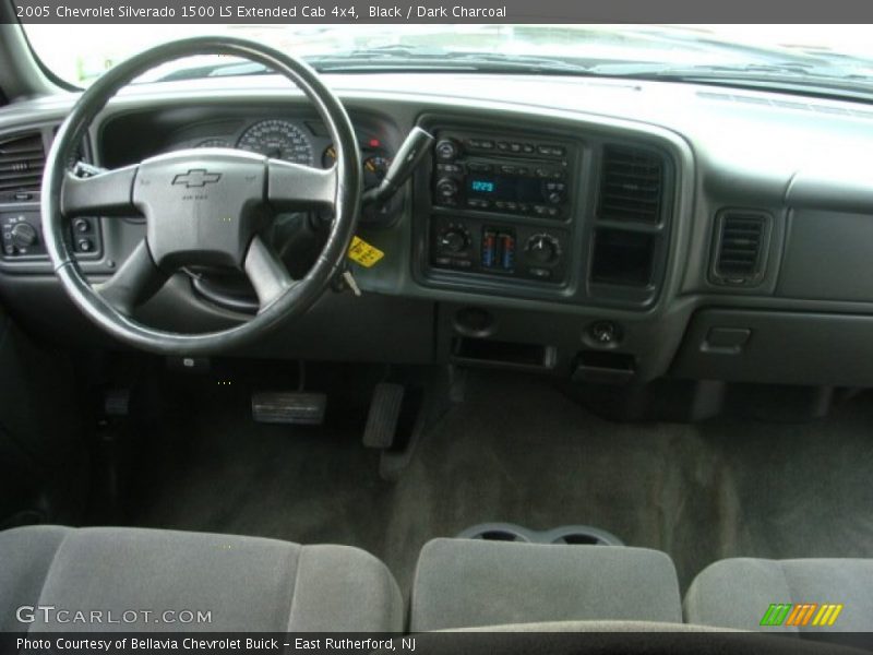 Black / Dark Charcoal 2005 Chevrolet Silverado 1500 LS Extended Cab 4x4