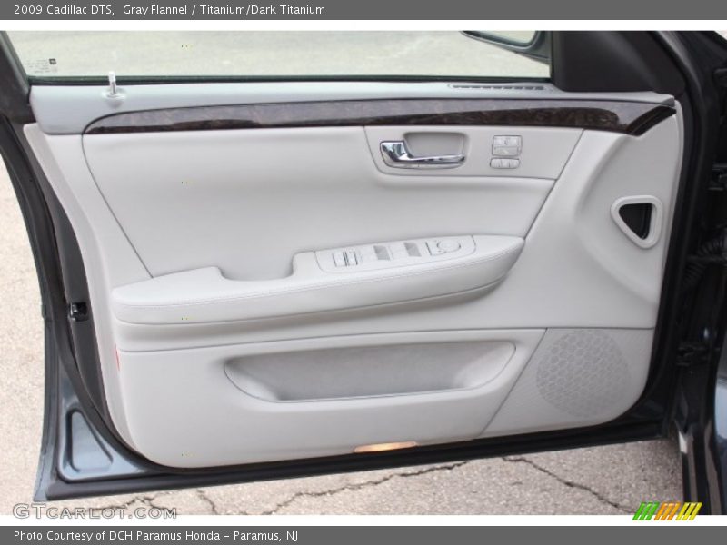 Gray Flannel / Titanium/Dark Titanium 2009 Cadillac DTS