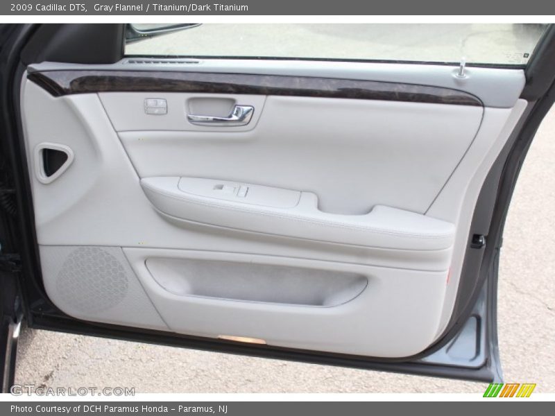 Gray Flannel / Titanium/Dark Titanium 2009 Cadillac DTS
