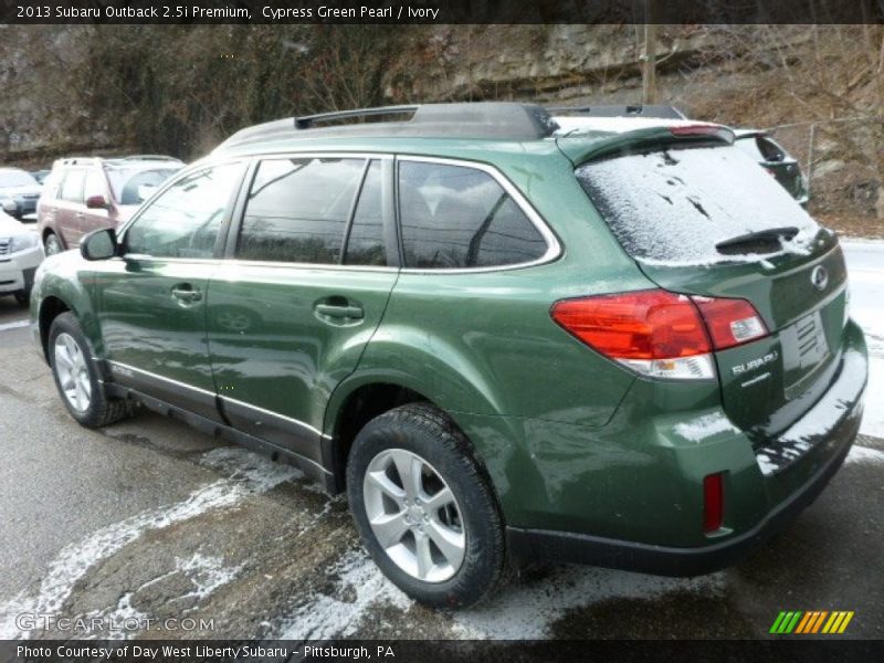 Cypress Green Pearl / Ivory 2013 Subaru Outback 2.5i Premium