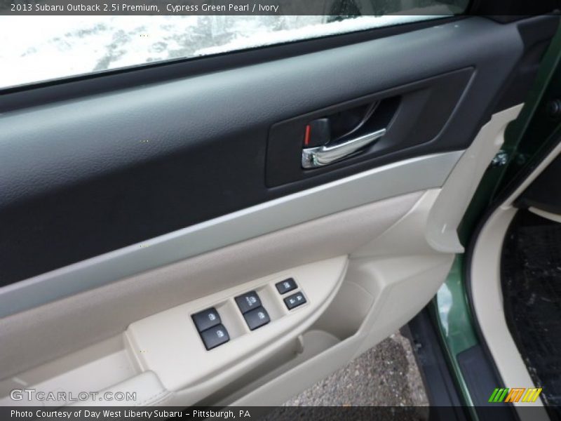 Cypress Green Pearl / Ivory 2013 Subaru Outback 2.5i Premium