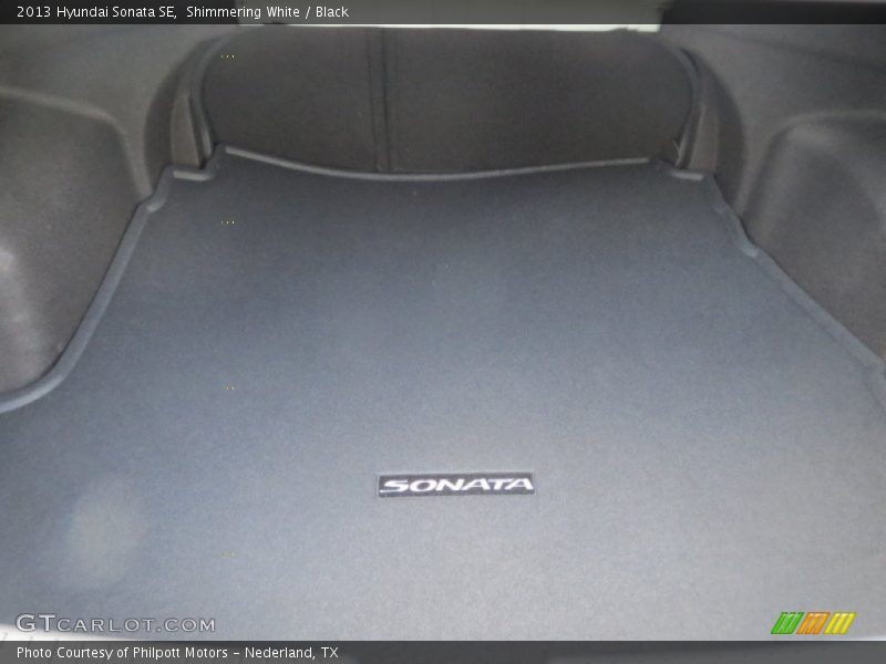 Shimmering White / Black 2013 Hyundai Sonata SE