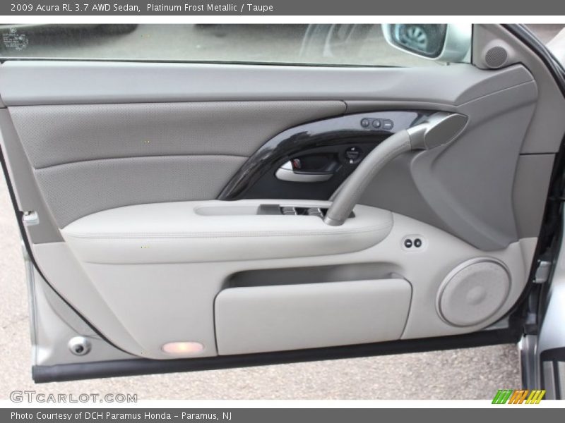 Door Panel of 2009 RL 3.7 AWD Sedan
