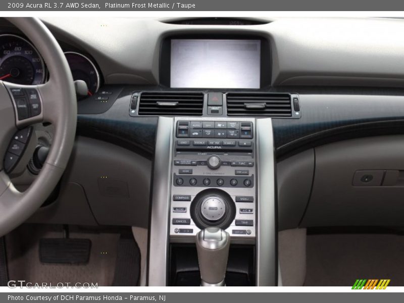 Controls of 2009 RL 3.7 AWD Sedan
