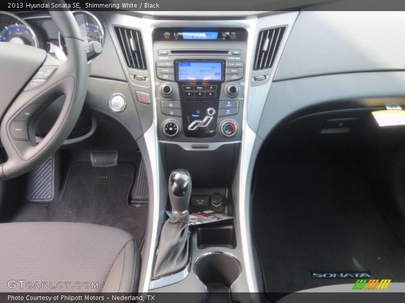 Shimmering White / Black 2013 Hyundai Sonata SE