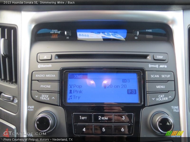 Shimmering White / Black 2013 Hyundai Sonata SE