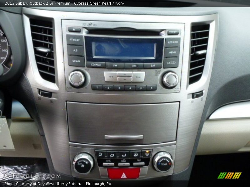 Cypress Green Pearl / Ivory 2013 Subaru Outback 2.5i Premium