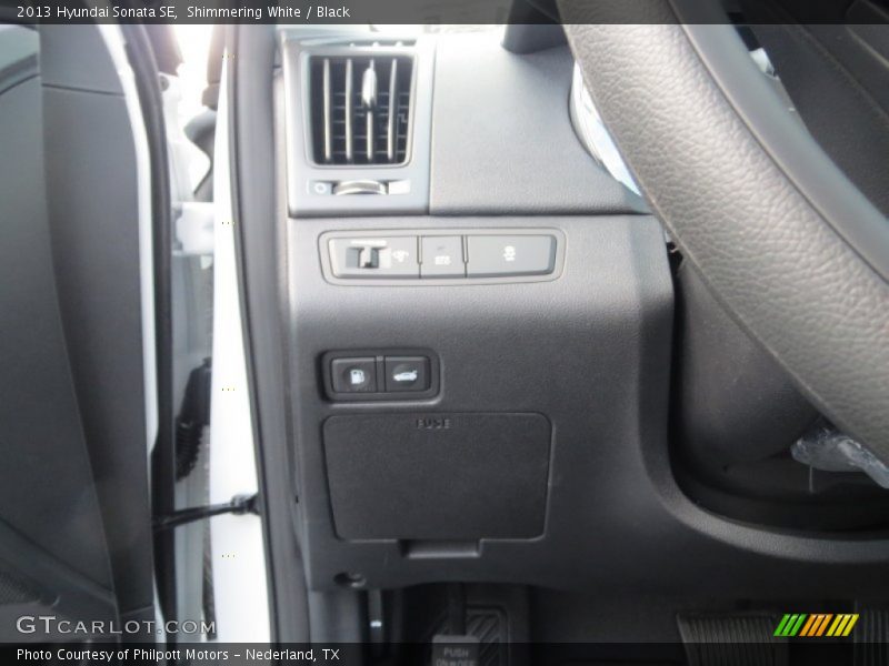 Shimmering White / Black 2013 Hyundai Sonata SE