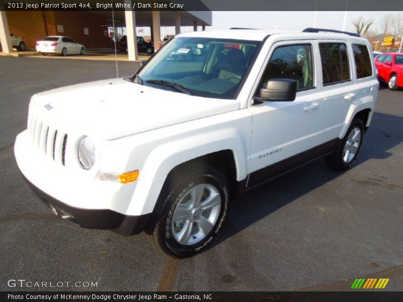 Bright White / Dark Slate Gray 2013 Jeep Patriot Sport 4x4