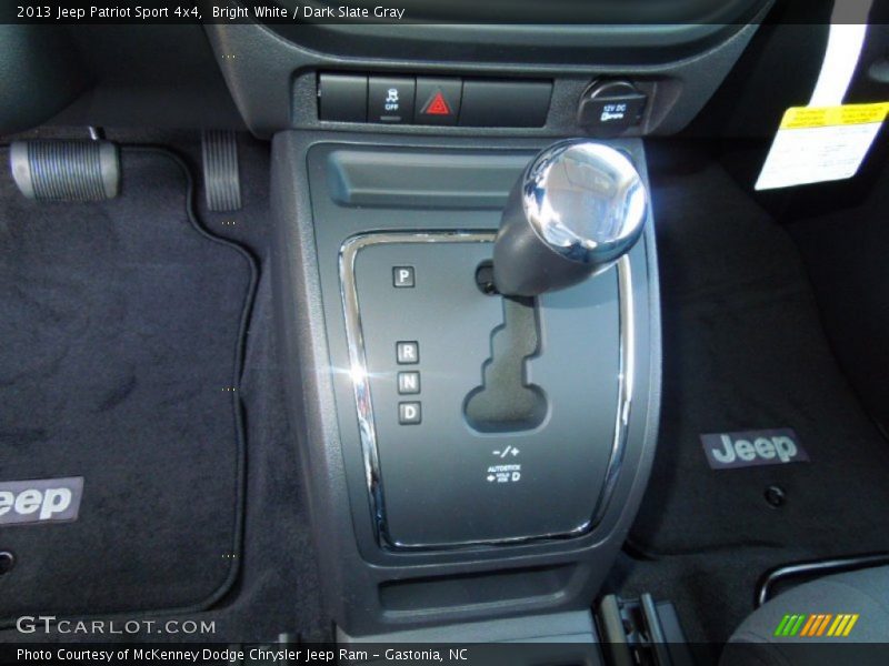 Bright White / Dark Slate Gray 2013 Jeep Patriot Sport 4x4