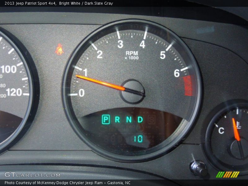 Bright White / Dark Slate Gray 2013 Jeep Patriot Sport 4x4