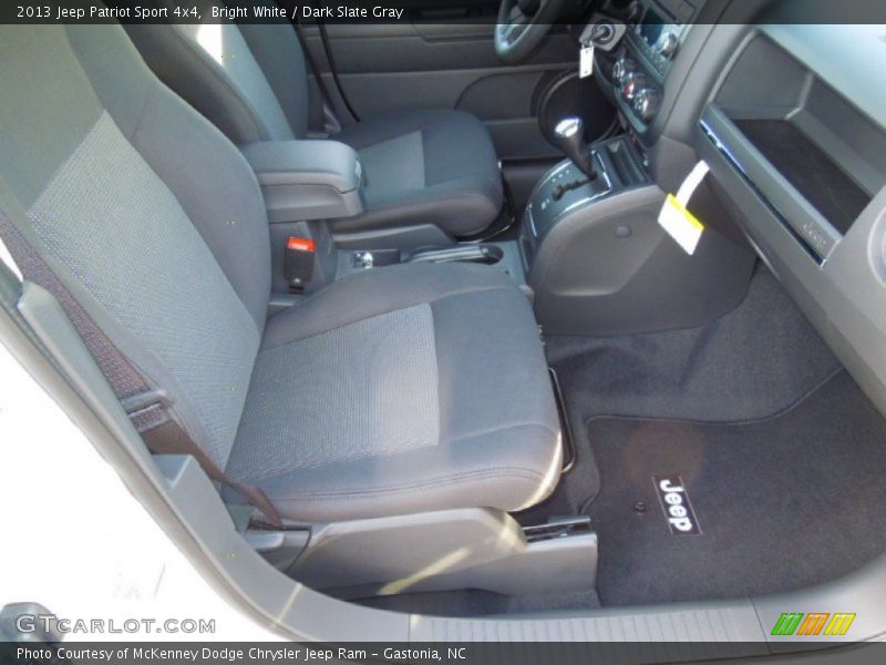 Bright White / Dark Slate Gray 2013 Jeep Patriot Sport 4x4