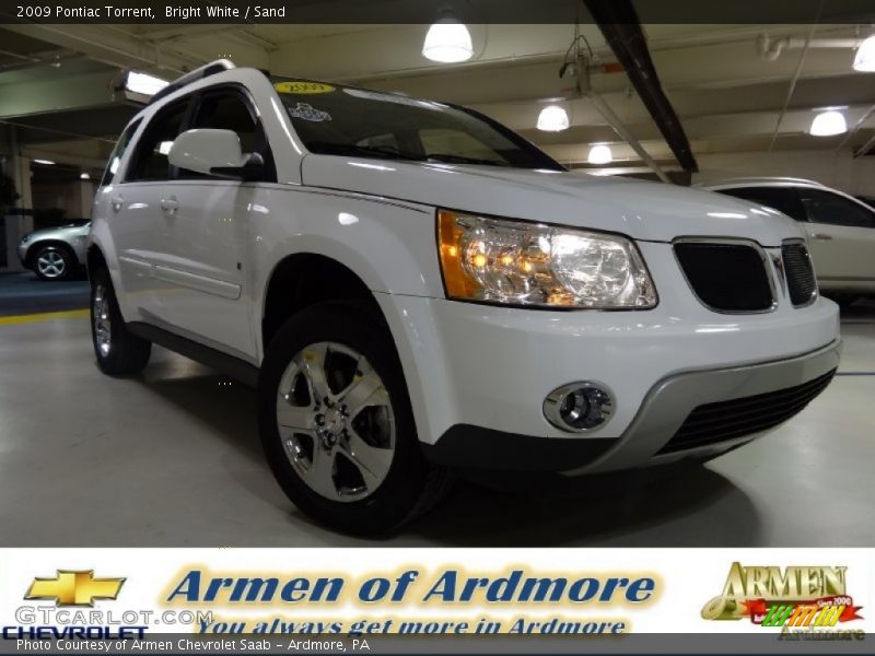 Bright White / Sand 2009 Pontiac Torrent