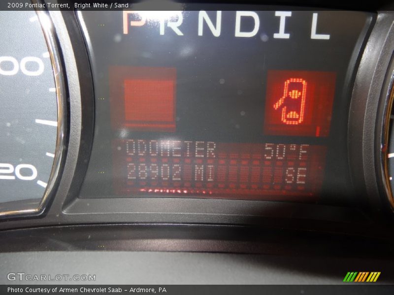 Bright White / Sand 2009 Pontiac Torrent
