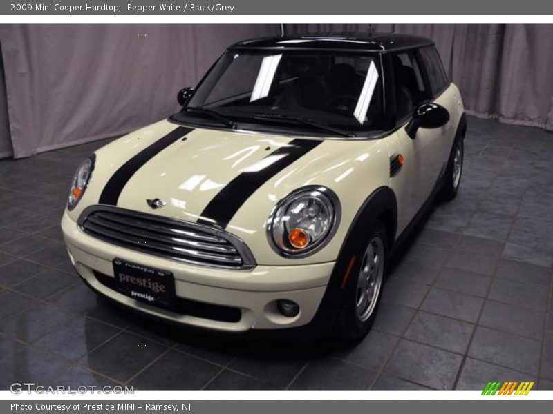 Pepper White / Black/Grey 2009 Mini Cooper Hardtop