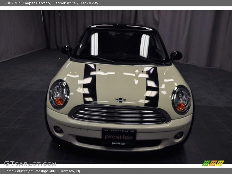 Pepper White / Black/Grey 2009 Mini Cooper Hardtop