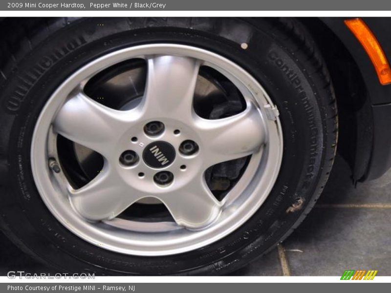 Pepper White / Black/Grey 2009 Mini Cooper Hardtop
