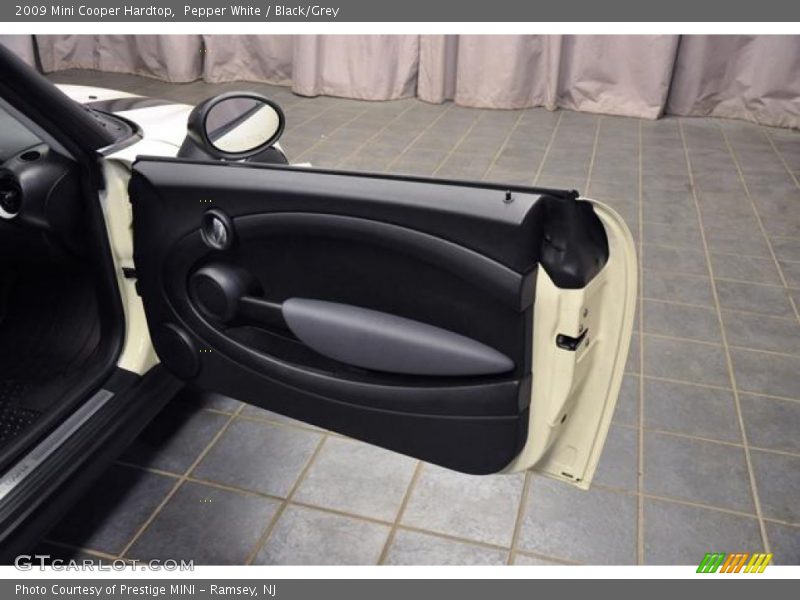Pepper White / Black/Grey 2009 Mini Cooper Hardtop