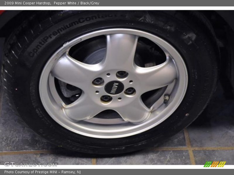 Pepper White / Black/Grey 2009 Mini Cooper Hardtop