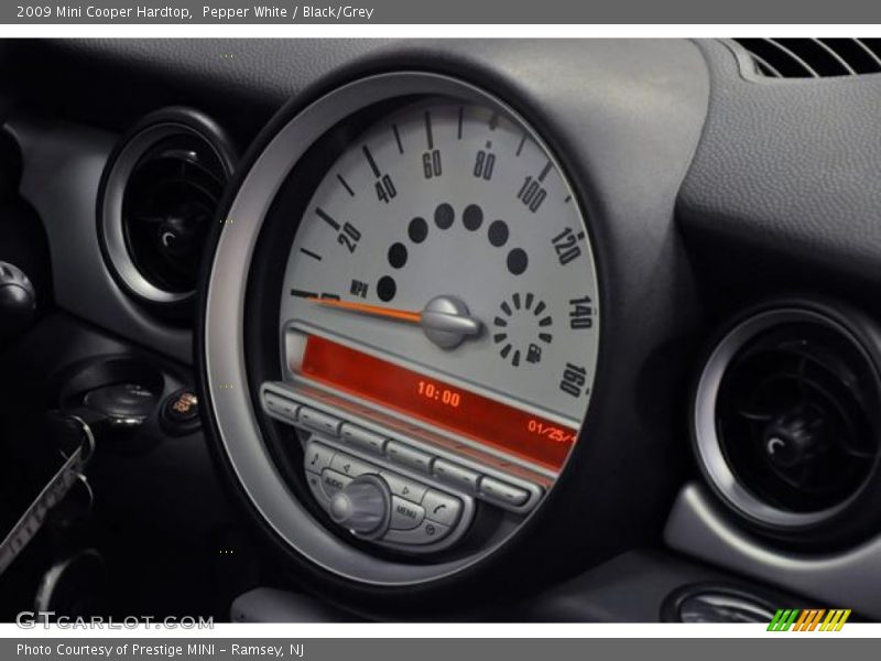 Pepper White / Black/Grey 2009 Mini Cooper Hardtop