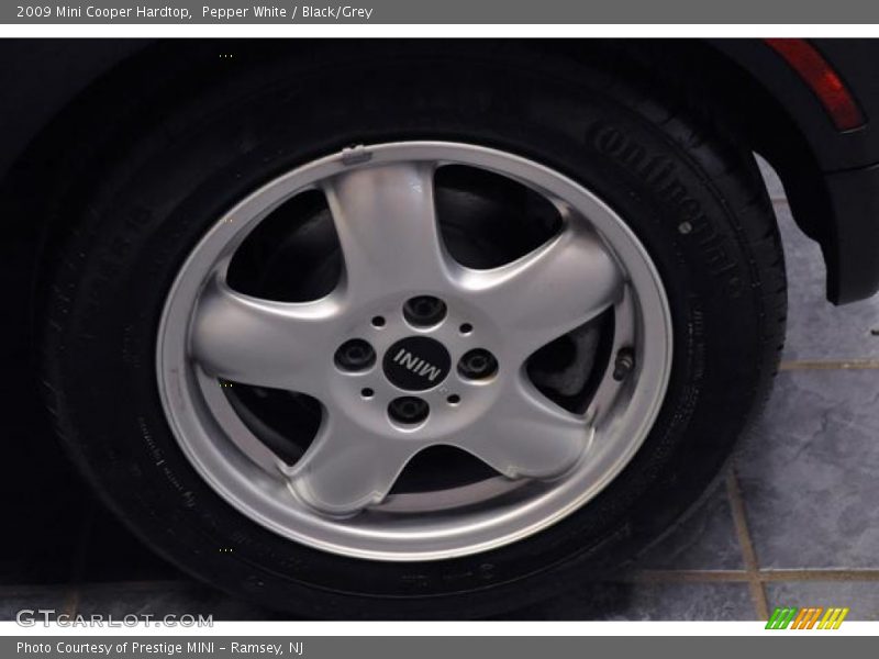 Pepper White / Black/Grey 2009 Mini Cooper Hardtop