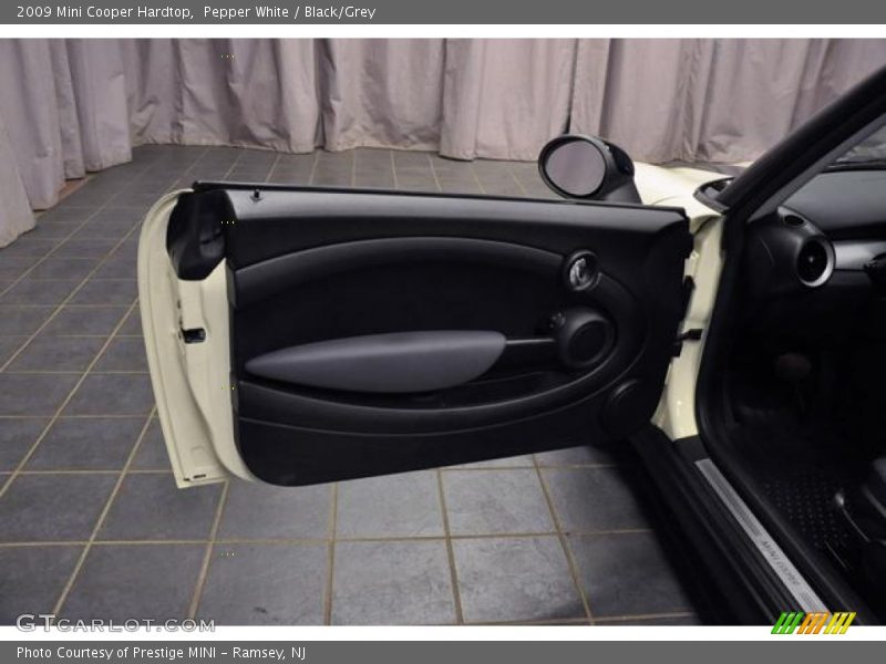 Pepper White / Black/Grey 2009 Mini Cooper Hardtop