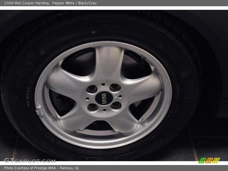 Pepper White / Black/Grey 2009 Mini Cooper Hardtop