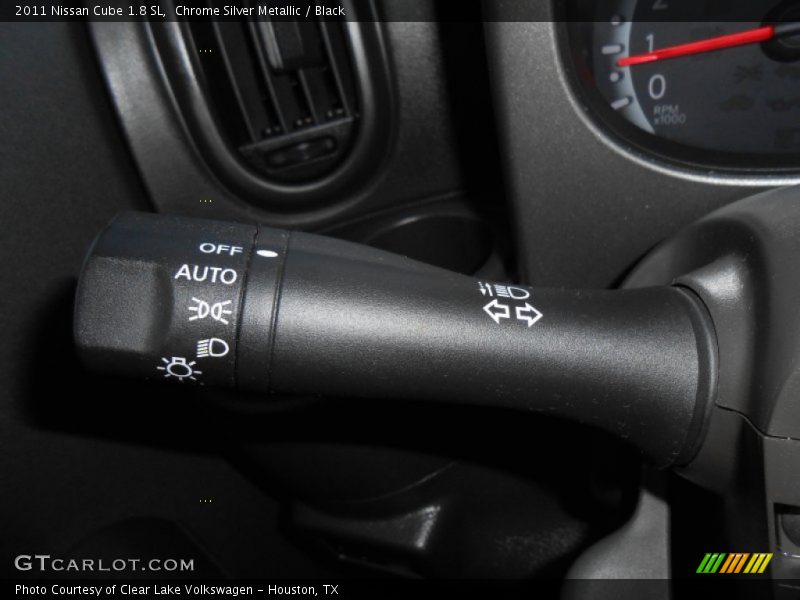 Chrome Silver Metallic / Black 2011 Nissan Cube 1.8 SL