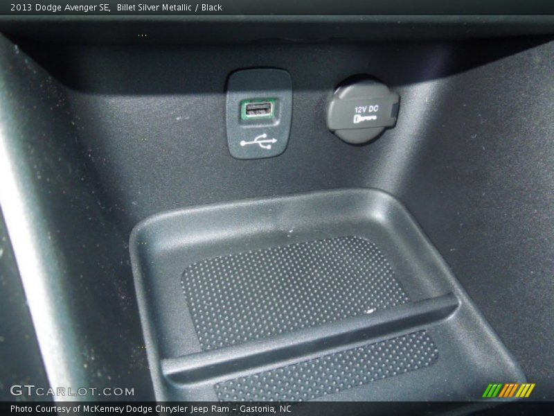 Billet Silver Metallic / Black 2013 Dodge Avenger SE