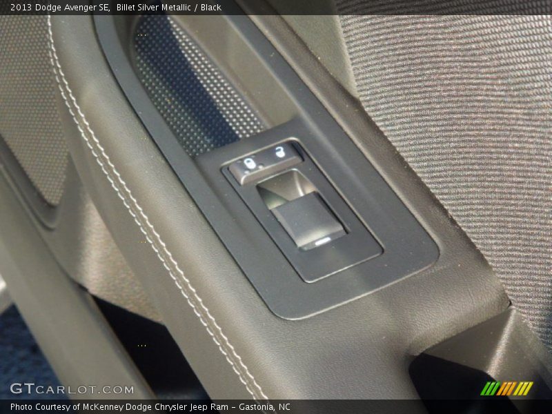 Billet Silver Metallic / Black 2013 Dodge Avenger SE