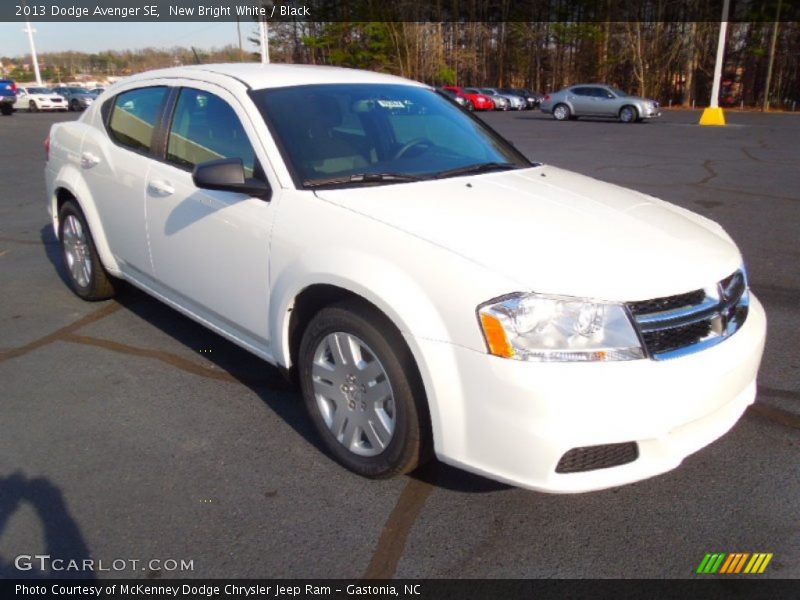 New Bright White / Black 2013 Dodge Avenger SE