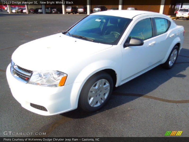 New Bright White / Black 2013 Dodge Avenger SE