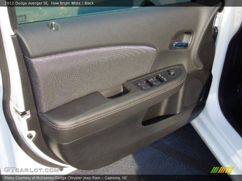 New Bright White / Black 2013 Dodge Avenger SE