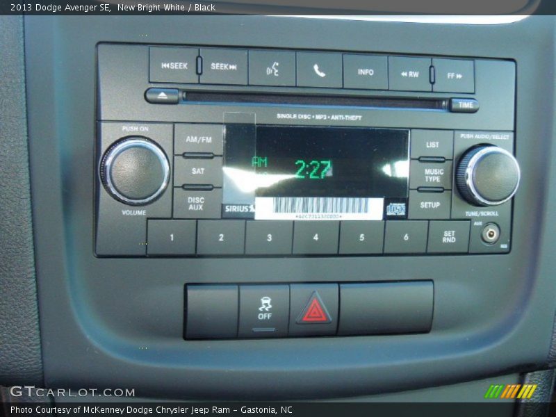 New Bright White / Black 2013 Dodge Avenger SE