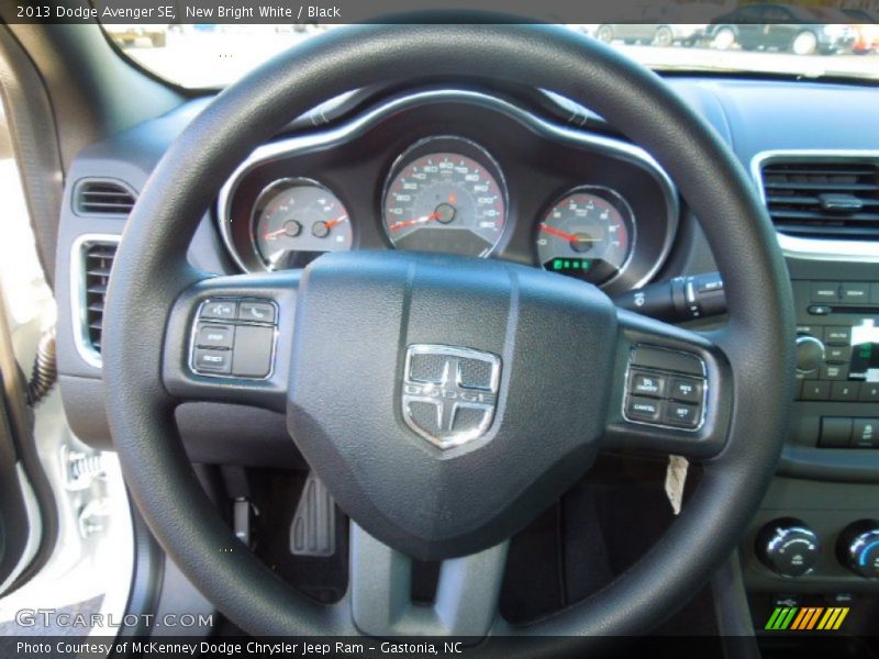 New Bright White / Black 2013 Dodge Avenger SE
