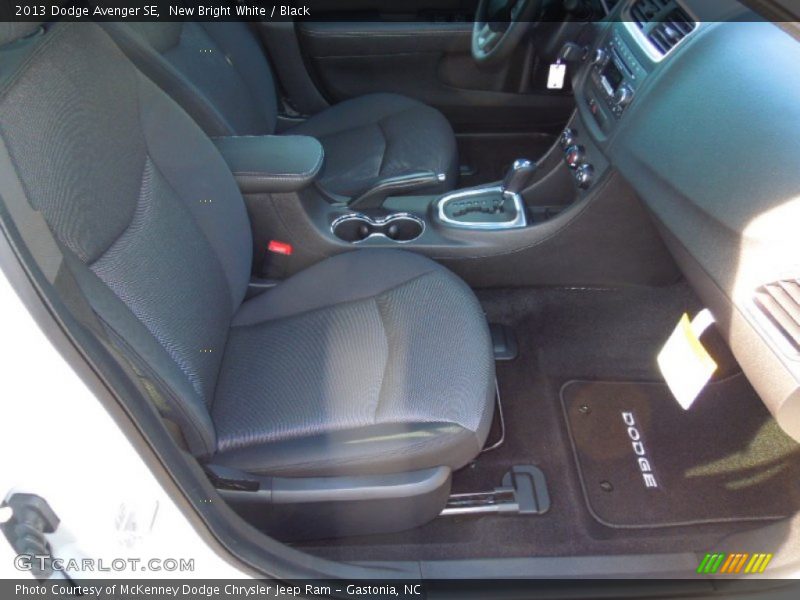 New Bright White / Black 2013 Dodge Avenger SE