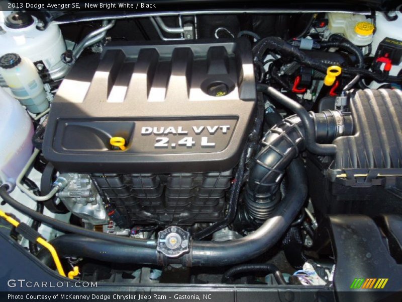 New Bright White / Black 2013 Dodge Avenger SE